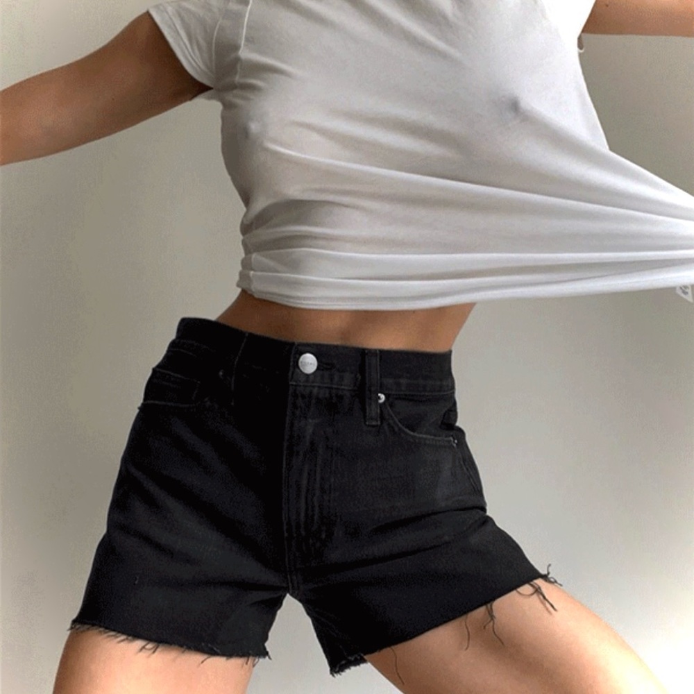 FRAME | 34 | Le Simone Short Raw After in Grayridge Distressed Cut-Off Charcoal